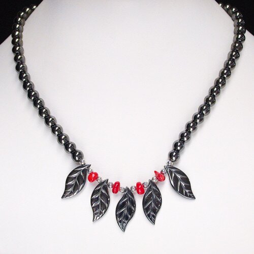 COLLIER HEMATITE ET BAMBOU DE MER